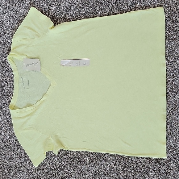 NWT Universal Thread tshirt - Picture 1 of 2